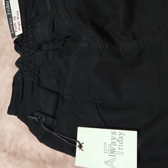 NWT Short - Picture 5 of 6